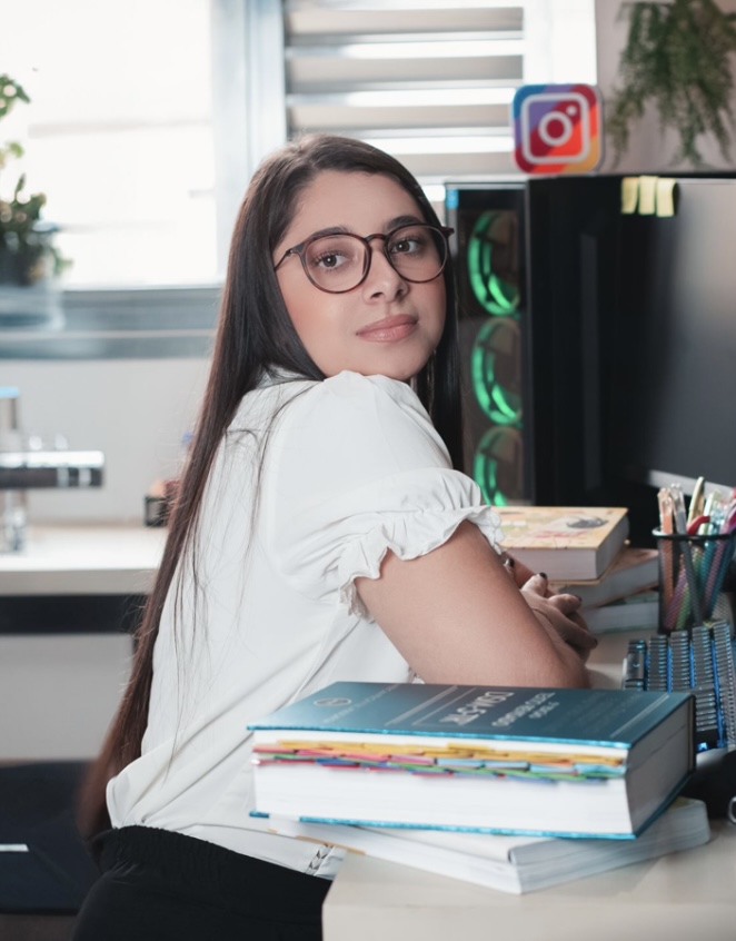 VICTORIA CAROLINE MARIANO